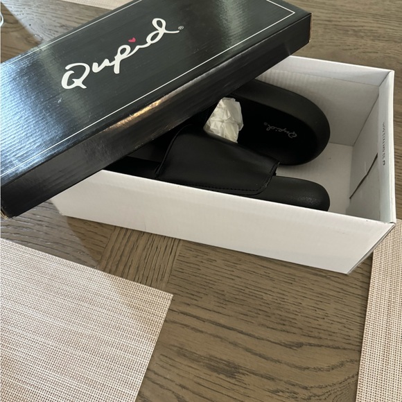 Qupid Shoes - Qupid slides am Size 39 US 8 Black